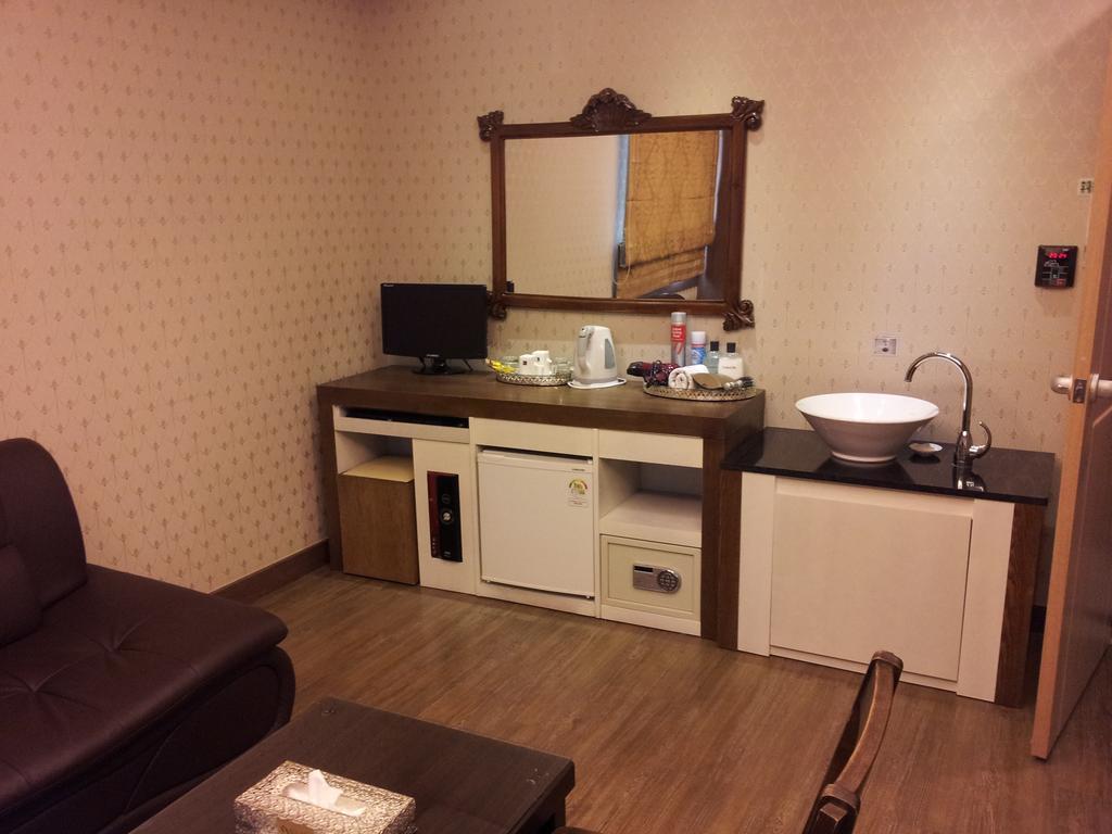 Incheon Prince Hotel الغرفة الصورة